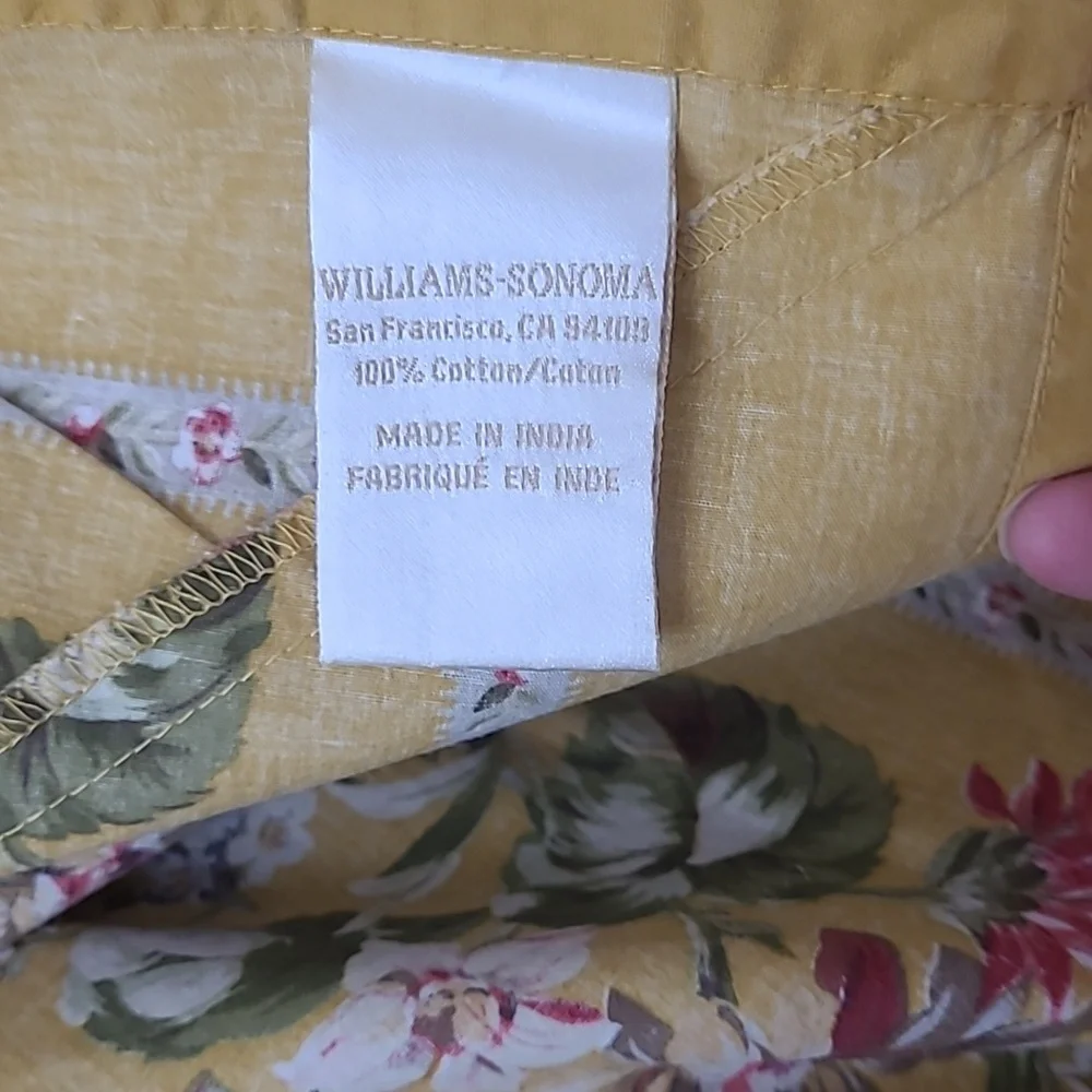 Williams Sonoma Tablecloth 70x108